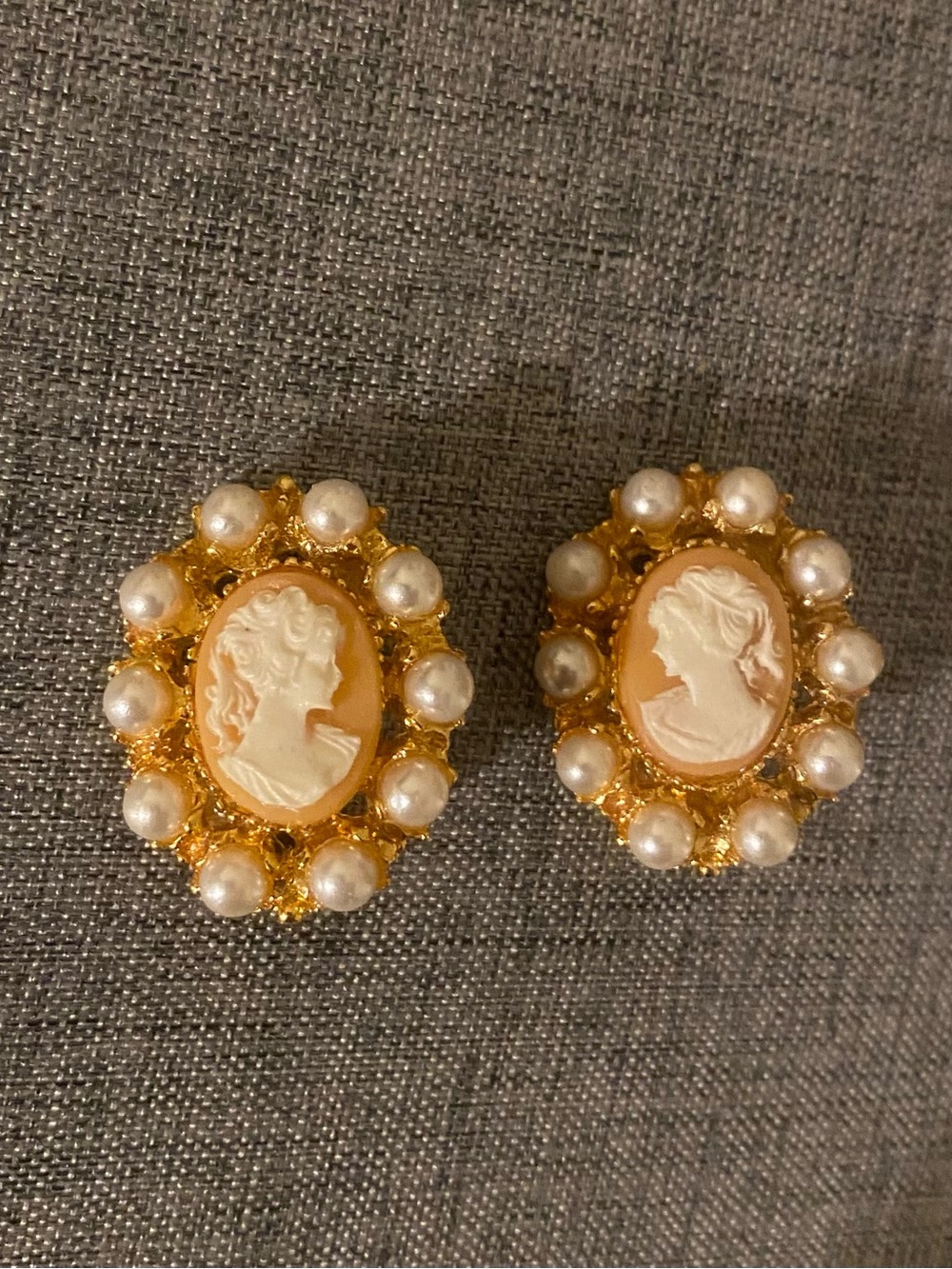 Gold faux Pearl ear clips earrings, 1”x 1.2”